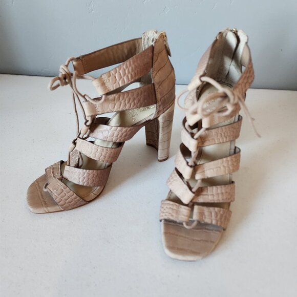 Vince Camuto Gladiator Sandal "NEW" - Picture 8 of 16